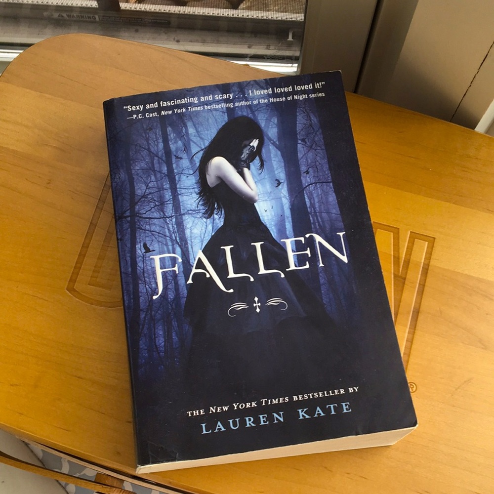 Fallen by Lauren Kate - Book